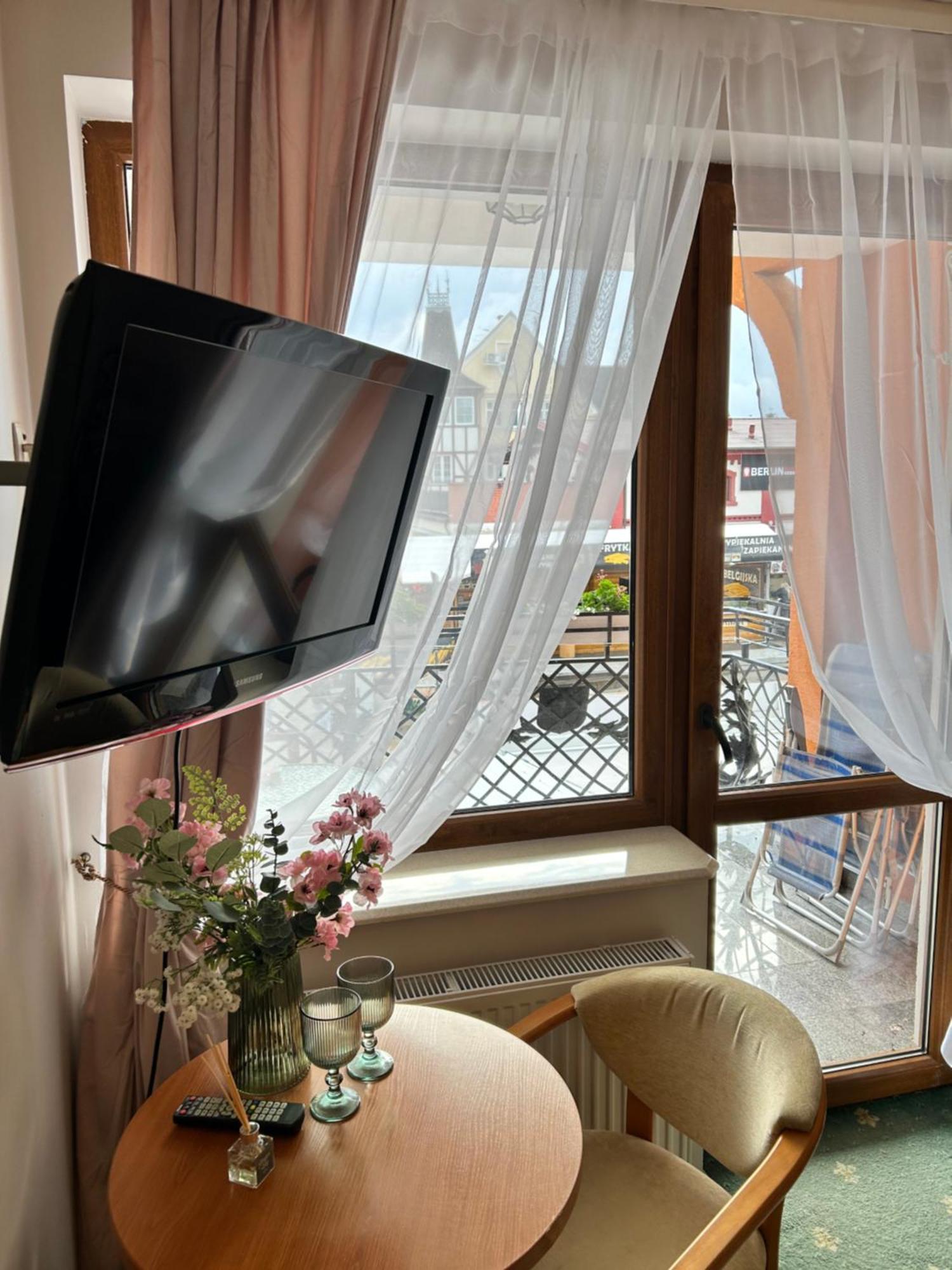 Apartamenty I Pokoje Chaton Mielno ミエルノ エクステリア 写真